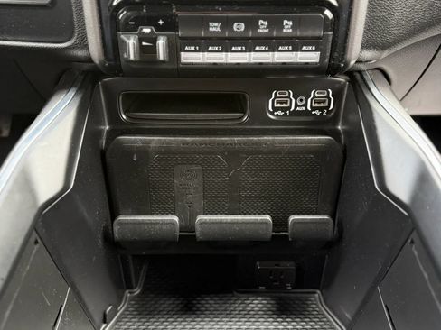 Used 2022 RAM 2500 Laramie AWD/4WD image 29