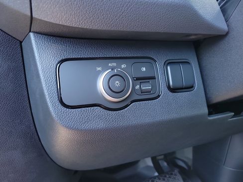 Used 2025 Mercedes-Benz Sprinter 2500 image 19