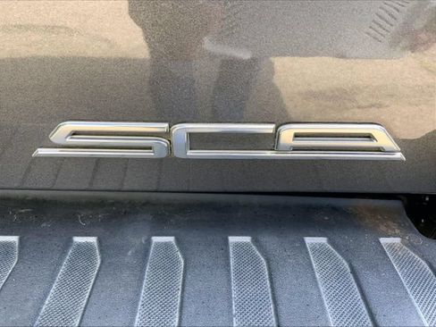 Used 2017 Ford F150 Lariat w/ Equipment Group 502A Luxury AWD/4WD image 14