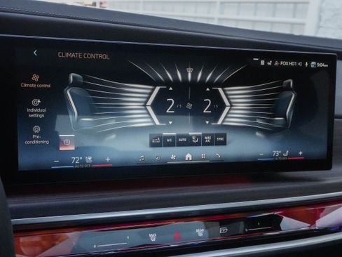 Certified 2024 BMW 740i RWD image 20