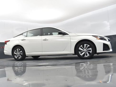 Used 2025 Nissan Altima 2.5 S image 34