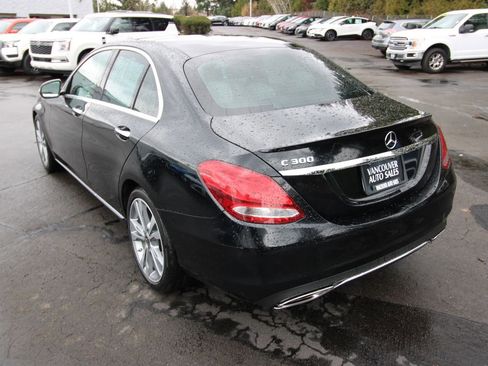 Used 2018 Mercedes-Benz C 300 Sedan image 5