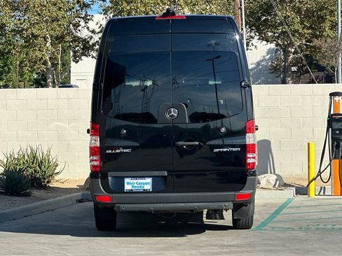 Used 2016 Mercedes-Benz Sprinter 2500 image 8