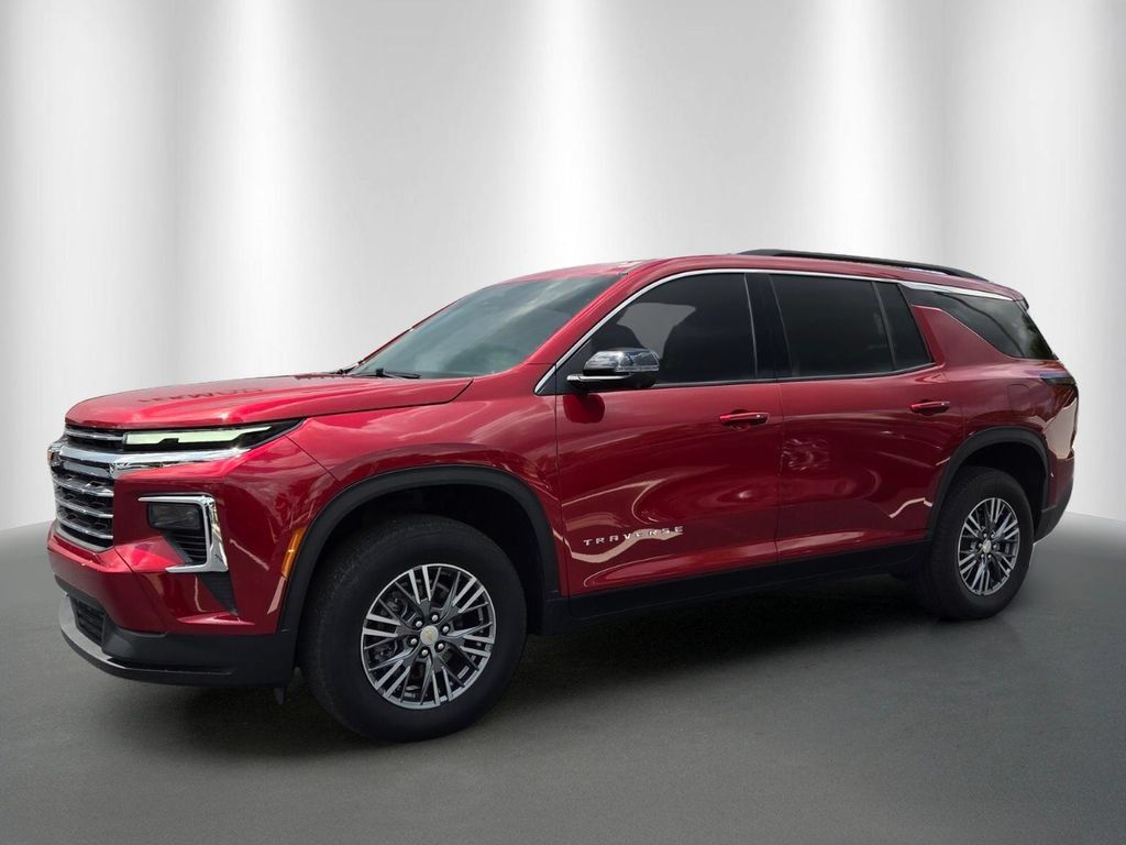 Used 2024 Chevrolet Traverse LT w/ Trailering Package AWD/4WD image 2