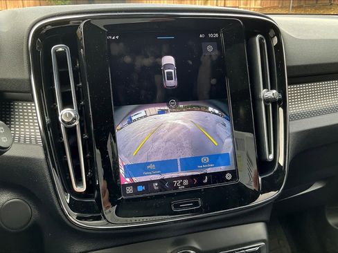 Used 2022 Volvo XC40 P8 Recharge Ultimate image 24