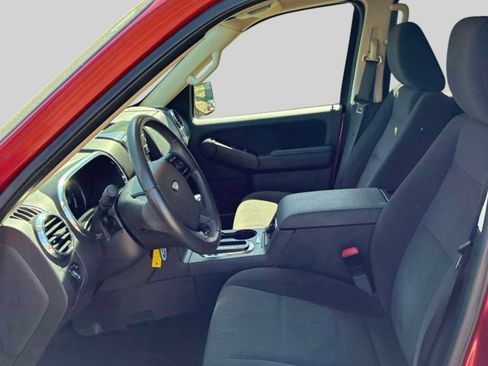 Used 2010 Ford Explorer XLT AWD/4WD image 2