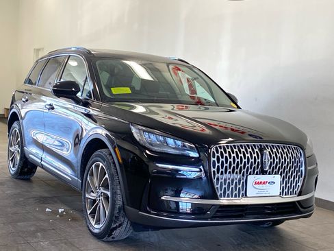 New 2025 Lincoln Corsair AWD w/ Equipment Group 101A image 2