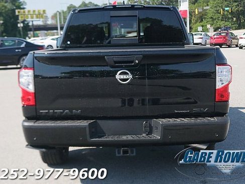 Used 2024 Nissan Titan SV w/ SV Convenience Package image 6
