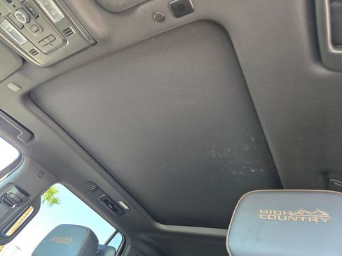 Used 2024 Chevrolet Tahoe High Country AWD/4WD image 11