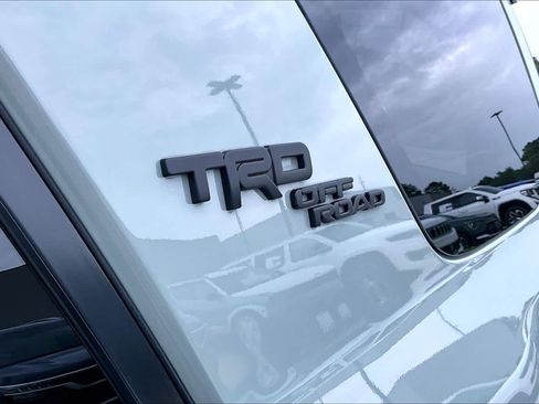 Used 2023 Toyota 4Runner TRD Off-Road Premium w/ Off Road Premium Plus Package AWD/4WD image 10