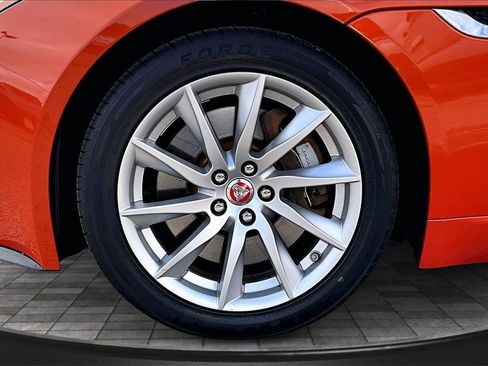 Used 2015 Jaguar F-TYPE Convertible image 9