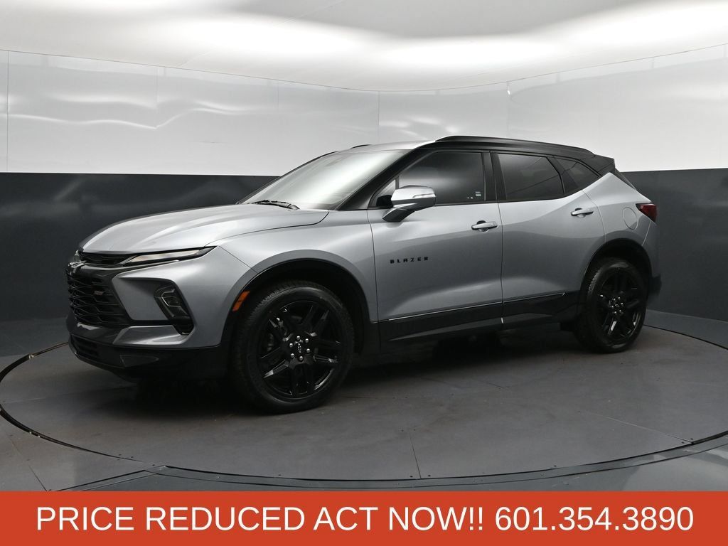 Used 2024 Chevrolet Blazer RS w/ Driver Confidence II Package FWD image 3