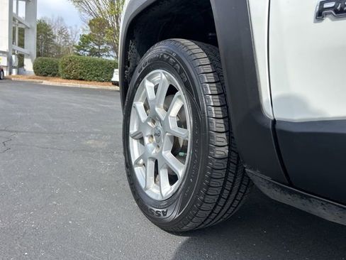 Used 2023 Jeep Renegade Latitude AWD/4WD image 13