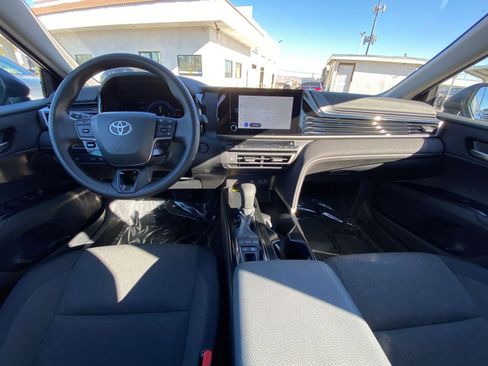 Used 2025 Toyota Camry LE image 33