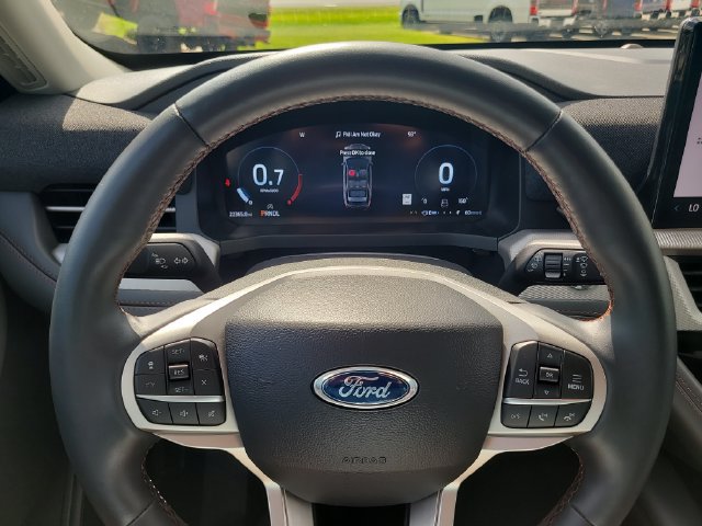 Used 2025 Ford Explorer Active w/ Active Comfort Package AWD/4WD image 31