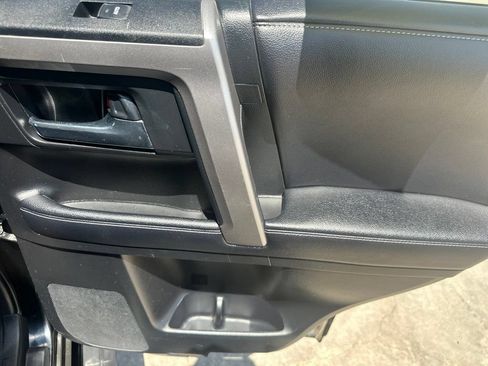 Used 2019 Toyota 4Runner SR5 AWD/4WD image 27