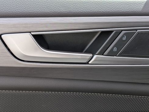 New 2026 Volkswagen Atlas Cross Sport SE AWD/4WD image 12