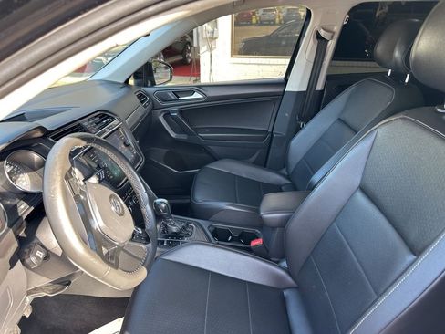 Used 2021 Volkswagen Tiguan SE image 5