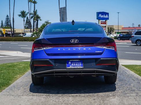 Used 2024 Hyundai Elantra Limited FWD image 5