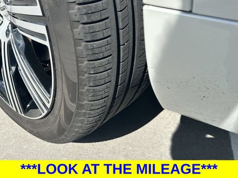 Used 2025 Volvo XC90 B6 Ultra w/ Protection Package Premier AWD/4WD image 11