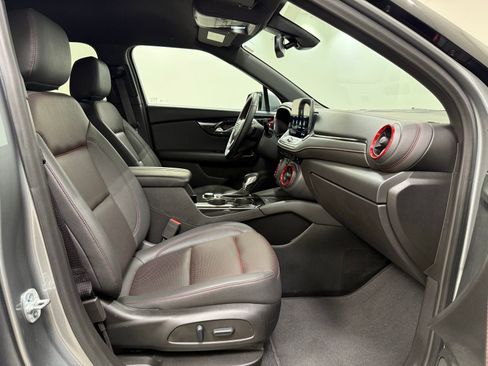 Used 2025 Chevrolet Blazer RS image 32