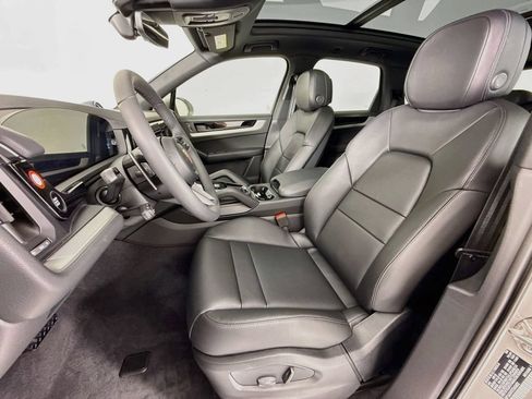 New 2026 Porsche Cayenne AWD/4WD image 5