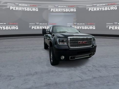 Used 2011 GMC Sierra 2500 Denali AWD/4WD image 3