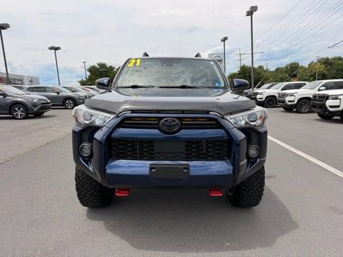 Used 2021 Toyota 4Runner SR5 AWD/4WD image 3