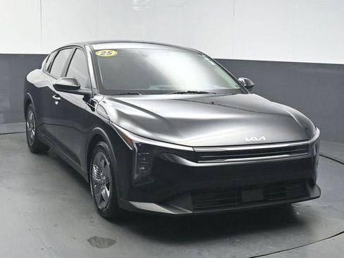 Used 2025 Kia K4 FWD image 2