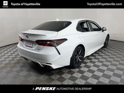Used 2023 Toyota Camry SE image 14