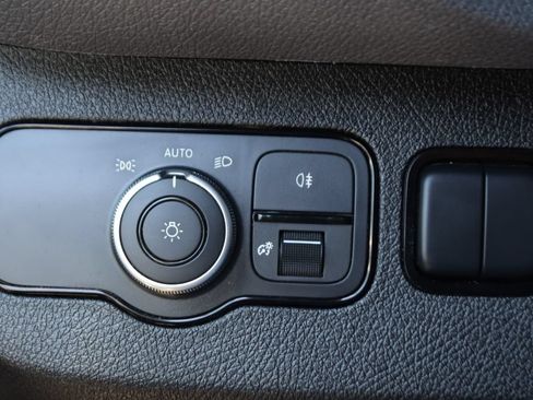 Used 2025 Mercedes-Benz Sprinter 2500 image 27
