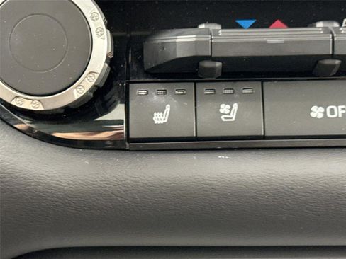 Certified 2025 Toyota Tundra Platinum AWD/4WD image 8