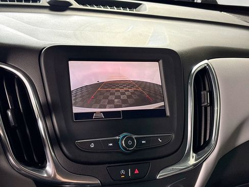 Used 2022 Chevrolet Equinox LS w/ LS Convenience Package AWD/4WD image 16