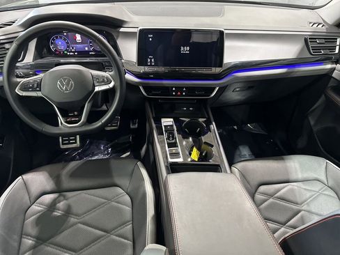 Used 2024 Volkswagen Atlas Peak Edition SEL AWD/4WD image 7