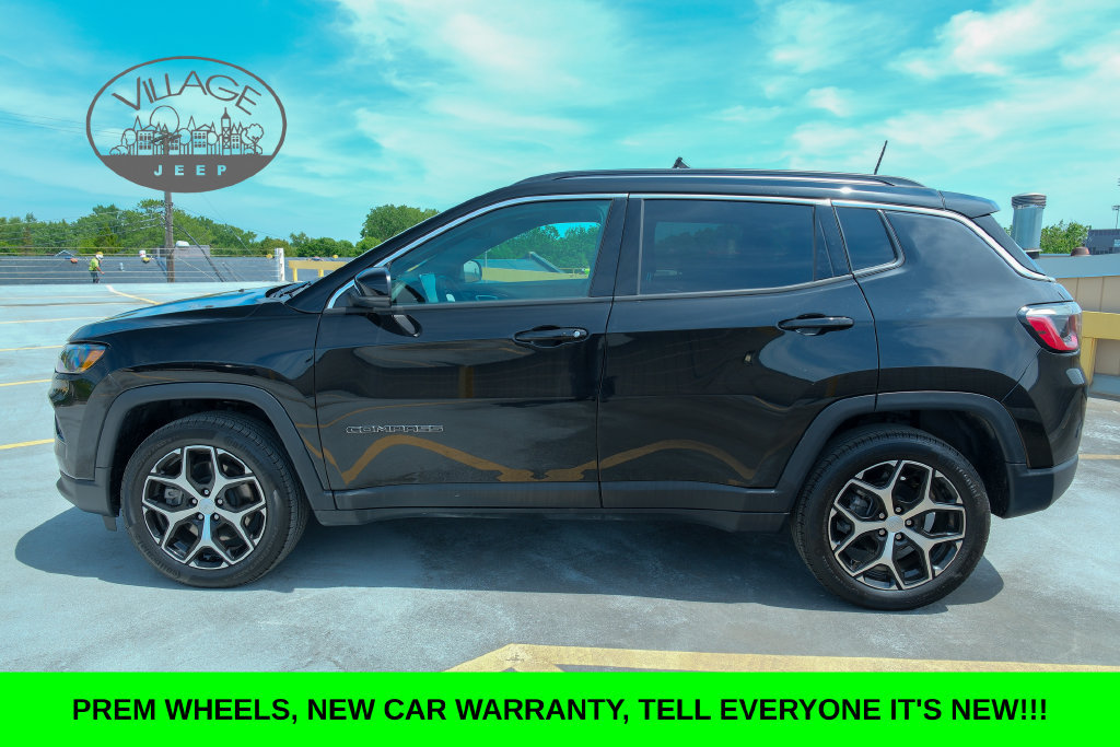 Used 2024 Jeep Compass Limited AWD/4WD image 2