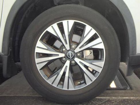 Used 2023 Nissan Rogue SV w/ SV Premium B Package FWD image 13