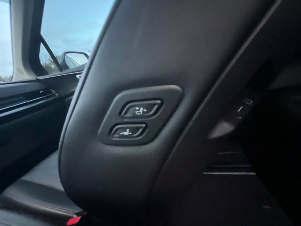 Used 2025 Kia Carnival SX w/ SX Dark Edition Package FWD image 21