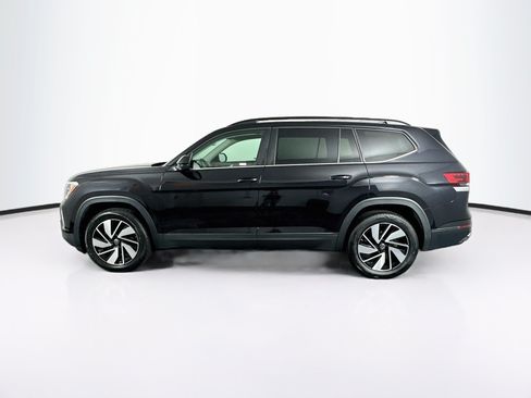 Used 2025 Volkswagen Atlas SE FWD image 4