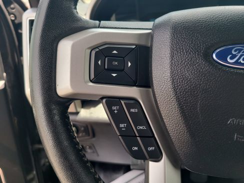 Used 2019 Ford F150 Lariat RWD image 14