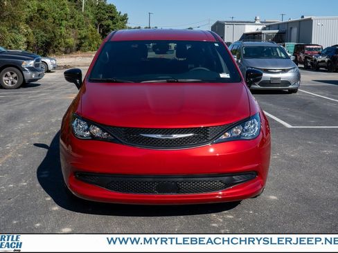 New 2026 Chrysler Voyager LX image 9