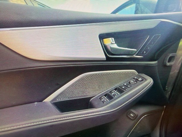 Used 2024 Acura MDX w/ Technology Package FWD image 12
