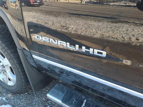 Used 2017 GMC Sierra 2500 Denali image 8