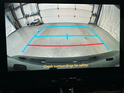 Used 2025 Toyota Corolla SE w/ SE Premium Package image 36