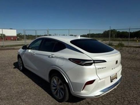 Used 2024 Buick Envista Avenir FWD image 4