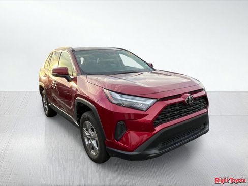 Certified 2025 Toyota RAV4 XLE AWD/4WD image 5