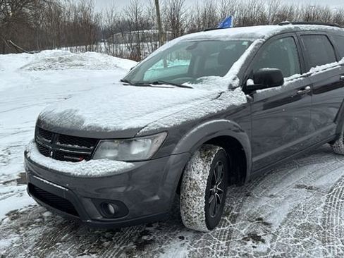 Used 2019 Dodge Journey SE w/ Blacktop Package image 7