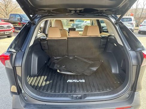 Used 2023 Toyota RAV4 XLE w/ Convenience Package image 12