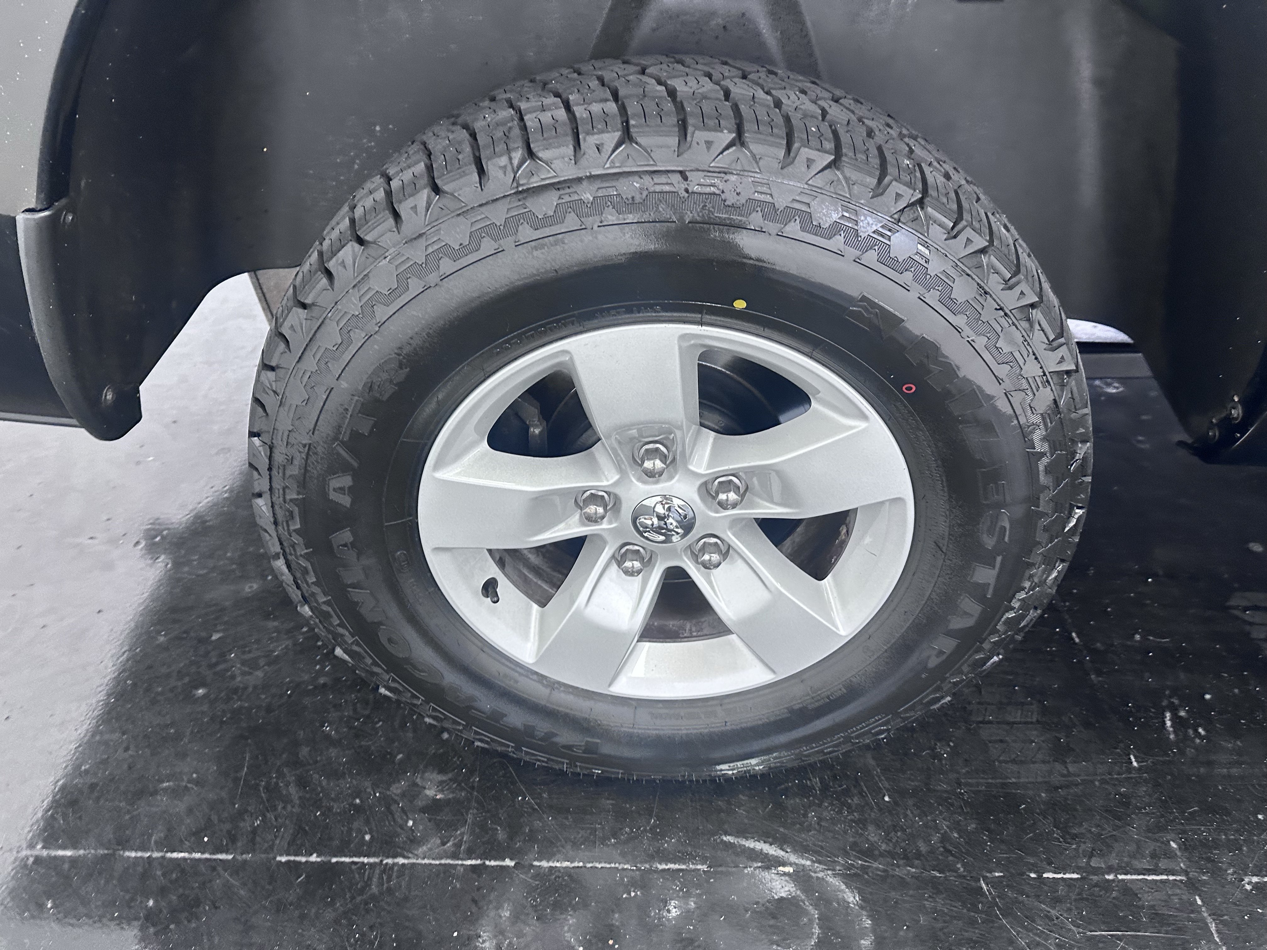 Used 2019 RAM 1500 Classic SLT w/ Luxury Group AWD/4WD image 20
