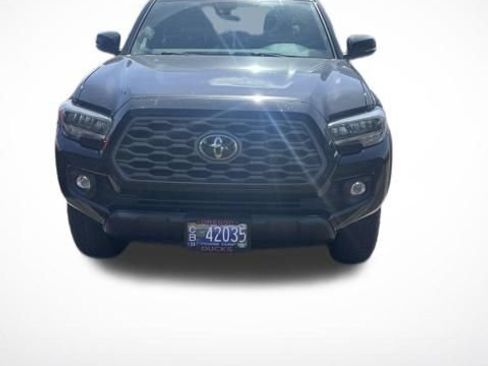 Used 2023 Toyota Tacoma TRD Off-Road w/ Black Out Package (TMS) AWD/4WD image 4