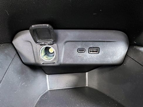 Used 2025 Chevrolet Trax LS w/ LS Convenience Package FWD image 24